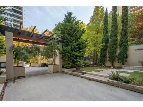 255 SW Harrison Street Portland OR 97201
