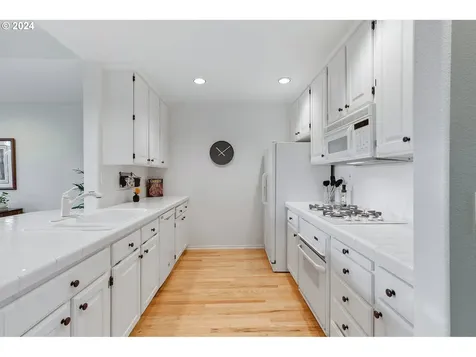 6231 Sw 18th Drive Portland OR 97239
