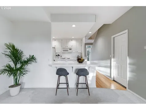 6231 Sw 18th Drive Portland OR 97239