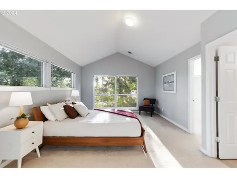 6231 Sw 18th Drive Portland OR 97239