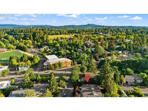 6231 Sw 18th Drive Portland OR 97239