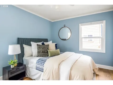 545 Ne Hazelfern Place Portland OR 97232