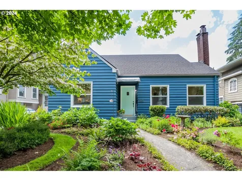 545 Ne Hazelfern Place Portland OR 97232