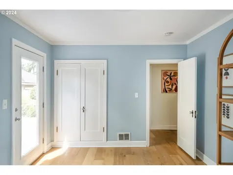 545 Ne Hazelfern Place Portland OR 97232