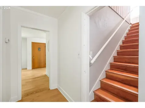 545 Ne Hazelfern Place Portland OR 97232