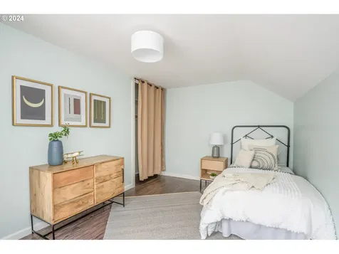 545 Ne Hazelfern Place Portland OR 97232
