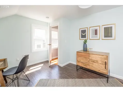 545 Ne Hazelfern Place Portland OR 97232