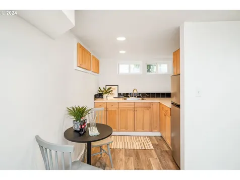 545 Ne Hazelfern Place Portland OR 97232