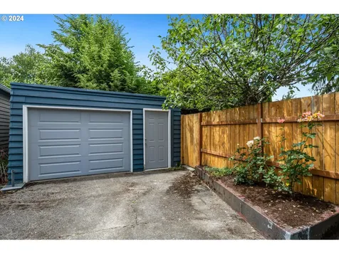 545 Ne Hazelfern Place Portland OR 97232
