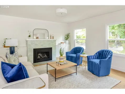 545 Ne Hazelfern Place Portland OR 97232