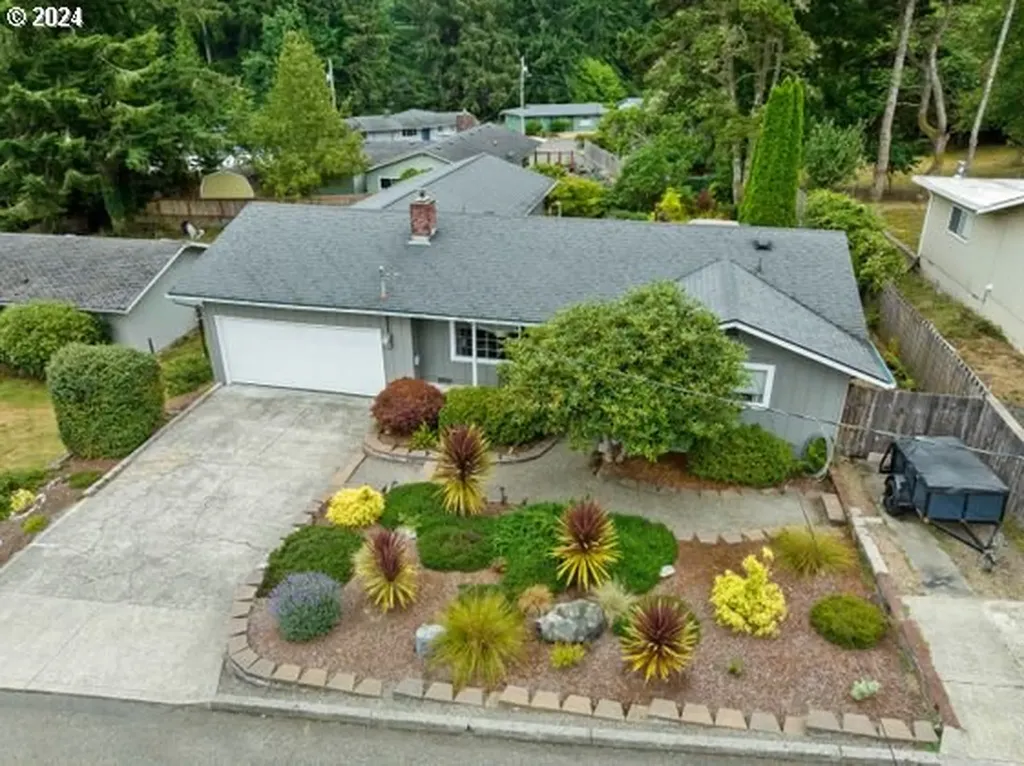 3488 Ridgeway Drive Reedsport OR 97467