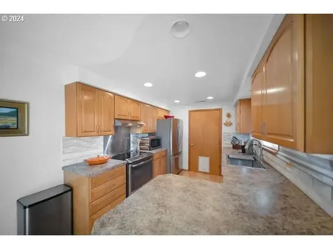 3488 Ridgeway Drive Reedsport OR 97467