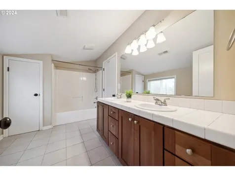 7435 N Chautauqua Boulevard Portland OR 97217