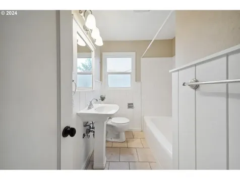 7435 N Chautauqua Boulevard Portland OR 97217