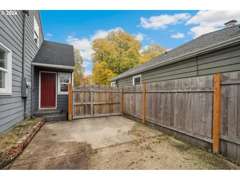 7435 N Chautauqua Boulevard Portland OR 97217