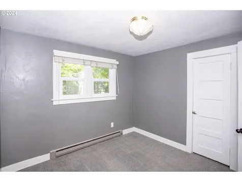1975 Emerald Street Eugene OR 97403