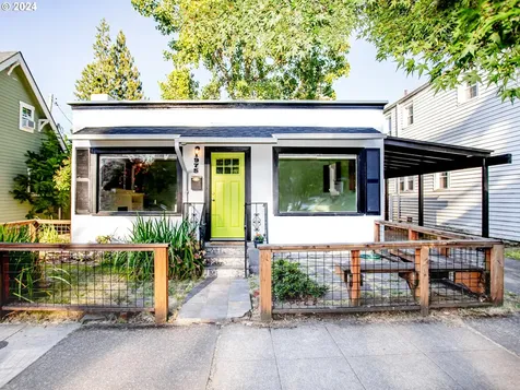 1975 Emerald Street Eugene OR 97403