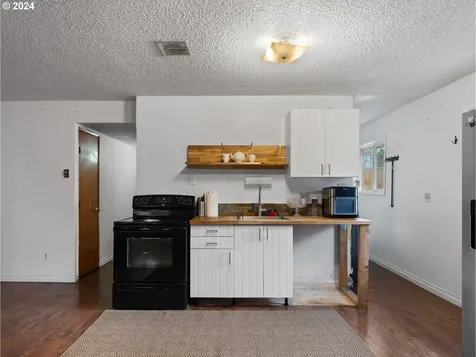 7855 SE 66th Avenue Portland OR 97206