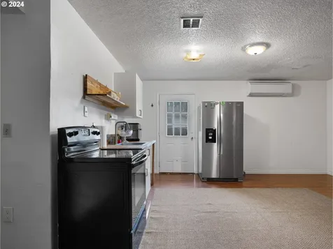 7855 SE 66th Avenue Portland OR 97206