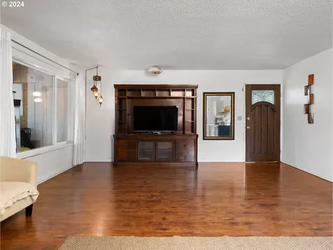 7855 SE 66th Avenue Portland OR 97206