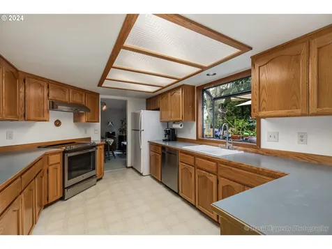 6775 SE 68th Court Hillsboro OR 97123