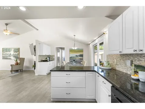 2157 N Country Club Drive Canby OR 97013