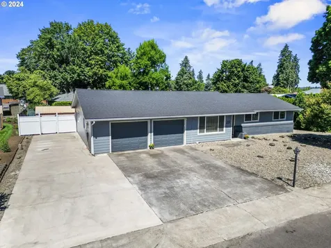 2157 N Country Club Drive Canby OR 97013