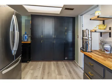 1059 NE Brooklyn Avenue Roseburg OR 97470