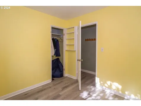 1059 NE Brooklyn Avenue Roseburg OR 97470