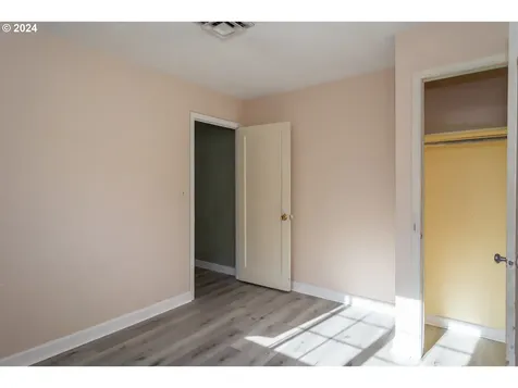 1059 NE Brooklyn Avenue Roseburg OR 97470