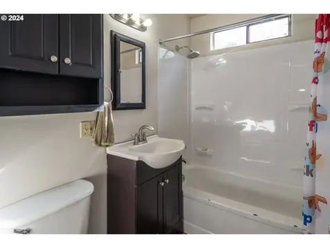 1059 NE Brooklyn Avenue Roseburg OR 97470