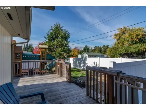 1059 NE Brooklyn Avenue Roseburg OR 97470