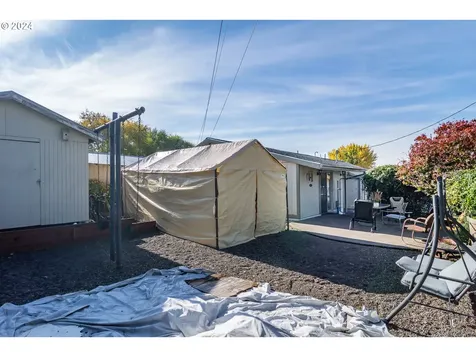 1059 NE Brooklyn Avenue Roseburg OR 97470