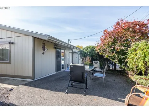 1059 NE Brooklyn Avenue Roseburg OR 97470