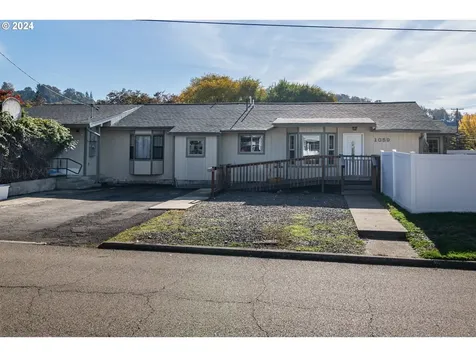 1059 NE Brooklyn Avenue Roseburg OR 97470