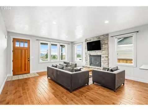 1486 Douglas Fir Place Cottage Grove OR 97424