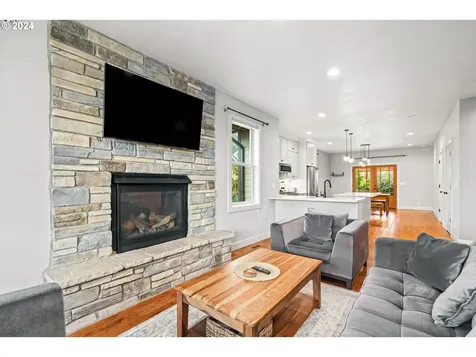 1486 Douglas Fir Place Cottage Grove OR 97424
