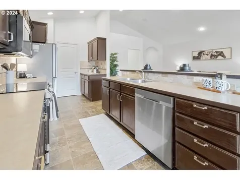 1103 S 2nd Street Cottage Grove OR 97424