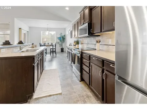 1103 S 2nd Street Cottage Grove OR 97424