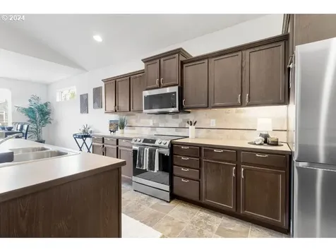 1103 S 2nd Street Cottage Grove OR 97424