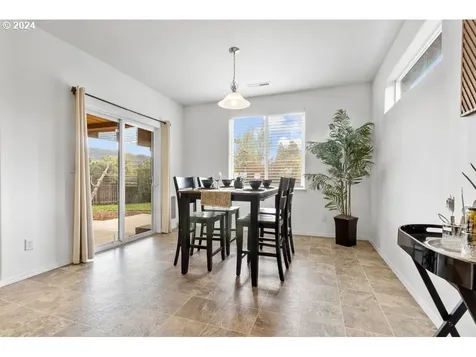 1103 S 2nd Street Cottage Grove OR 97424