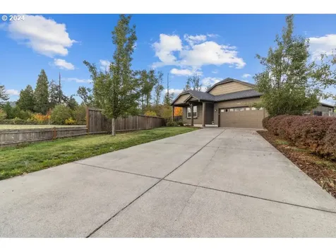 1103 S 2nd Street Cottage Grove OR 97424