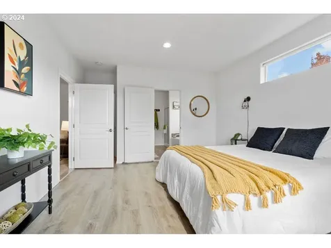 1103 S 2nd Street Cottage Grove OR 97424