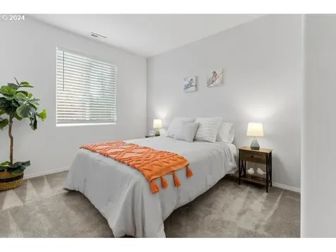 1103 S 2nd Street Cottage Grove OR 97424