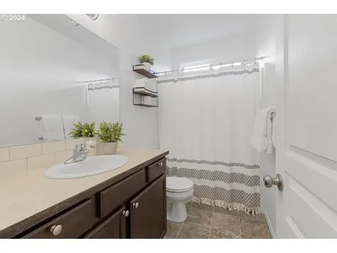 1103 S 2nd Street Cottage Grove OR 97424