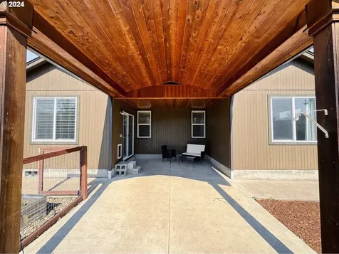 1103 S 2nd Street Cottage Grove OR 97424