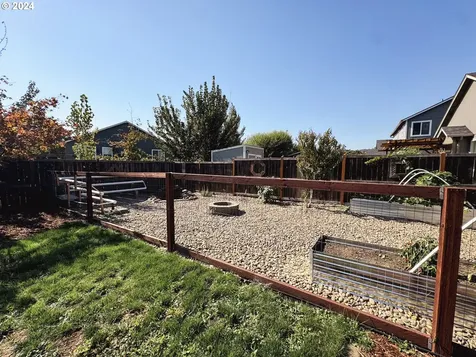 1103 S 2nd Street Cottage Grove OR 97424