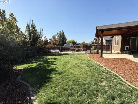 1103 S 2nd Street Cottage Grove OR 97424