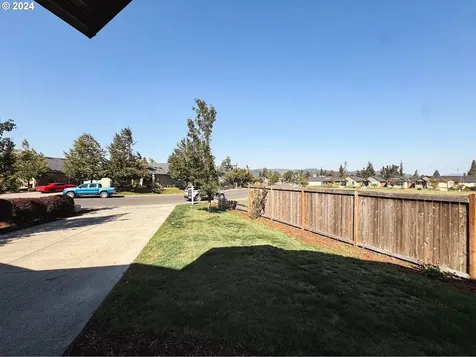 1103 S 2nd Street Cottage Grove OR 97424