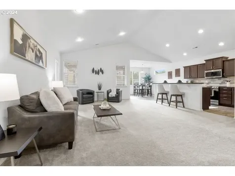 1103 S 2nd Street Cottage Grove OR 97424